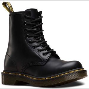Dr. Martens 1460W